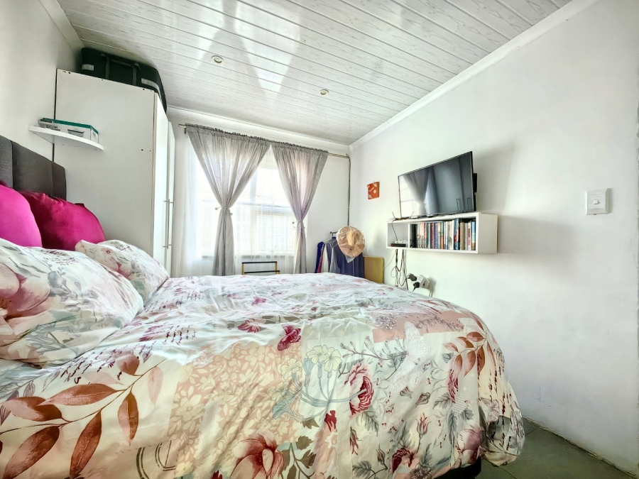 5 Bedroom Property for Sale in Bridgetown Western Cape